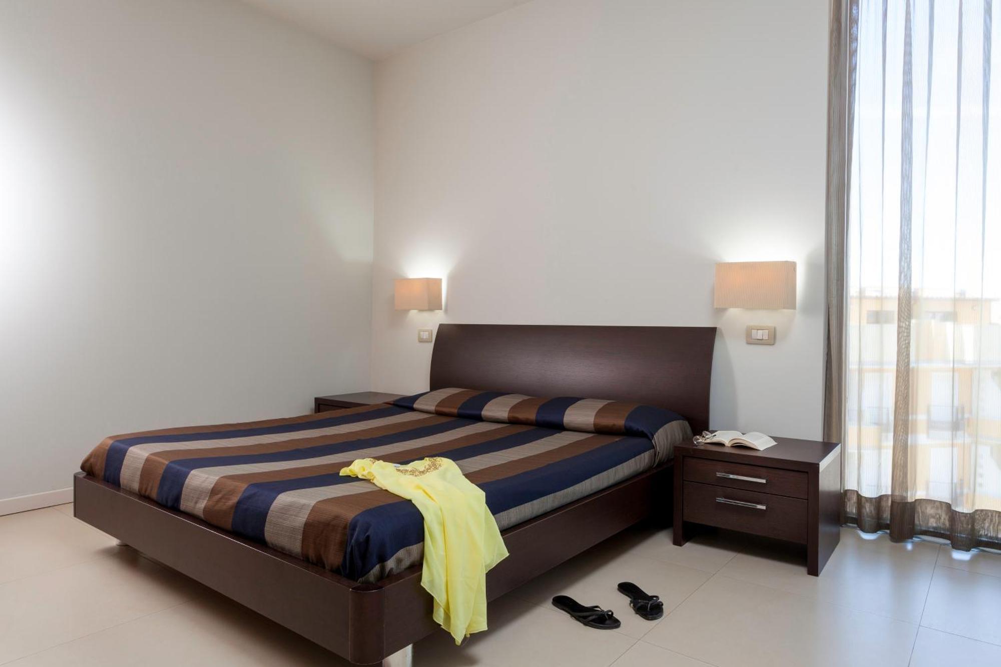 רימיני Residence Delfina מראה חיצוני תמונה