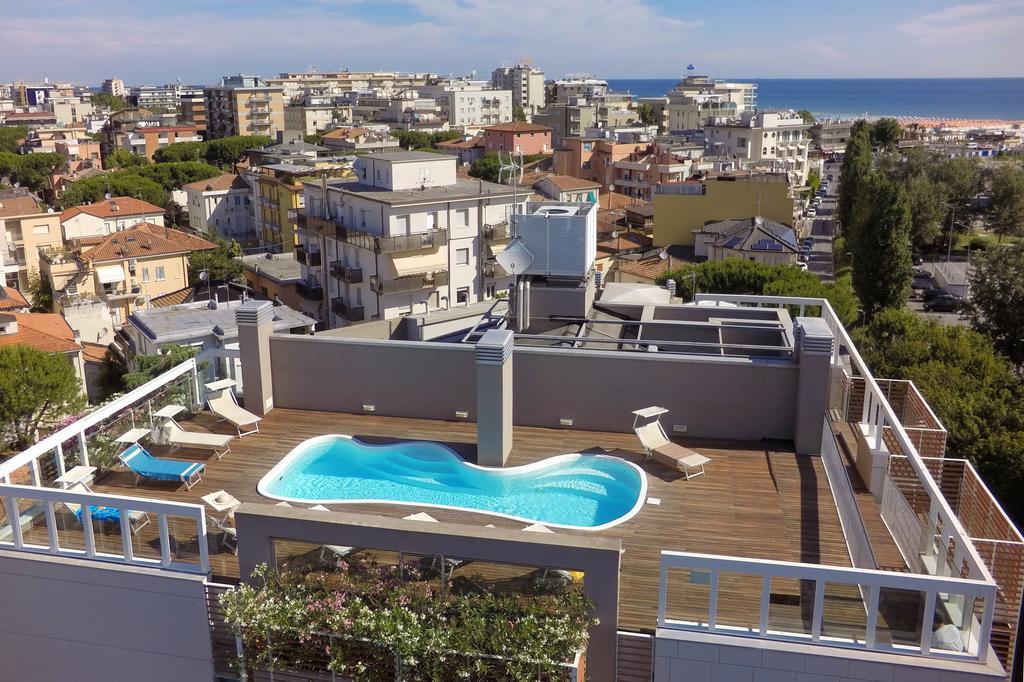 רימיני Residence Delfina מראה חיצוני תמונה