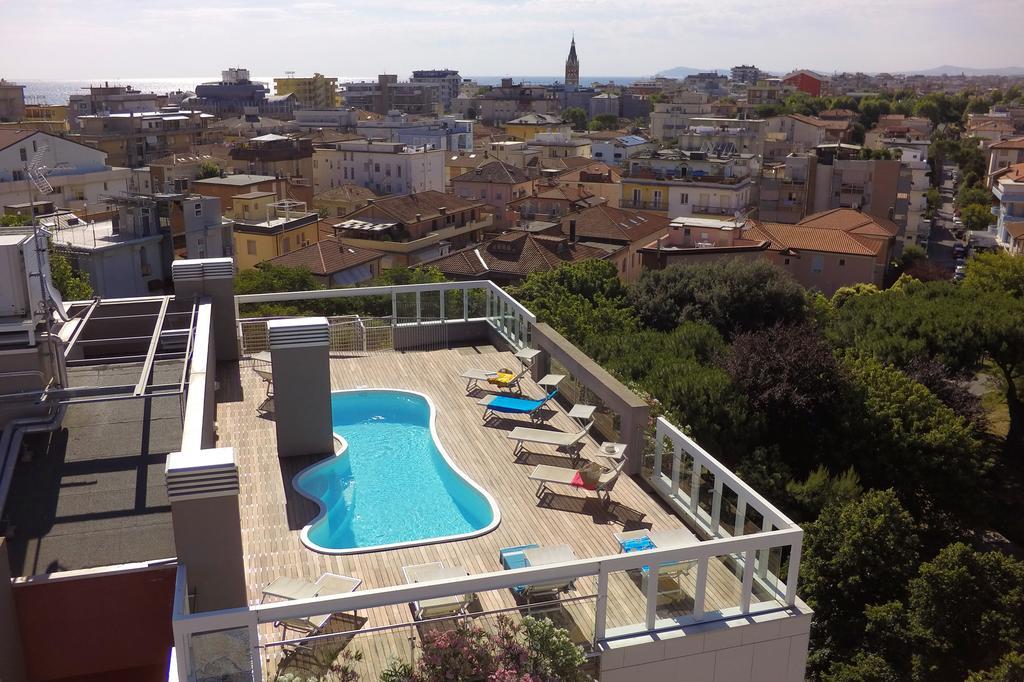 רימיני Residence Delfina מראה חיצוני תמונה