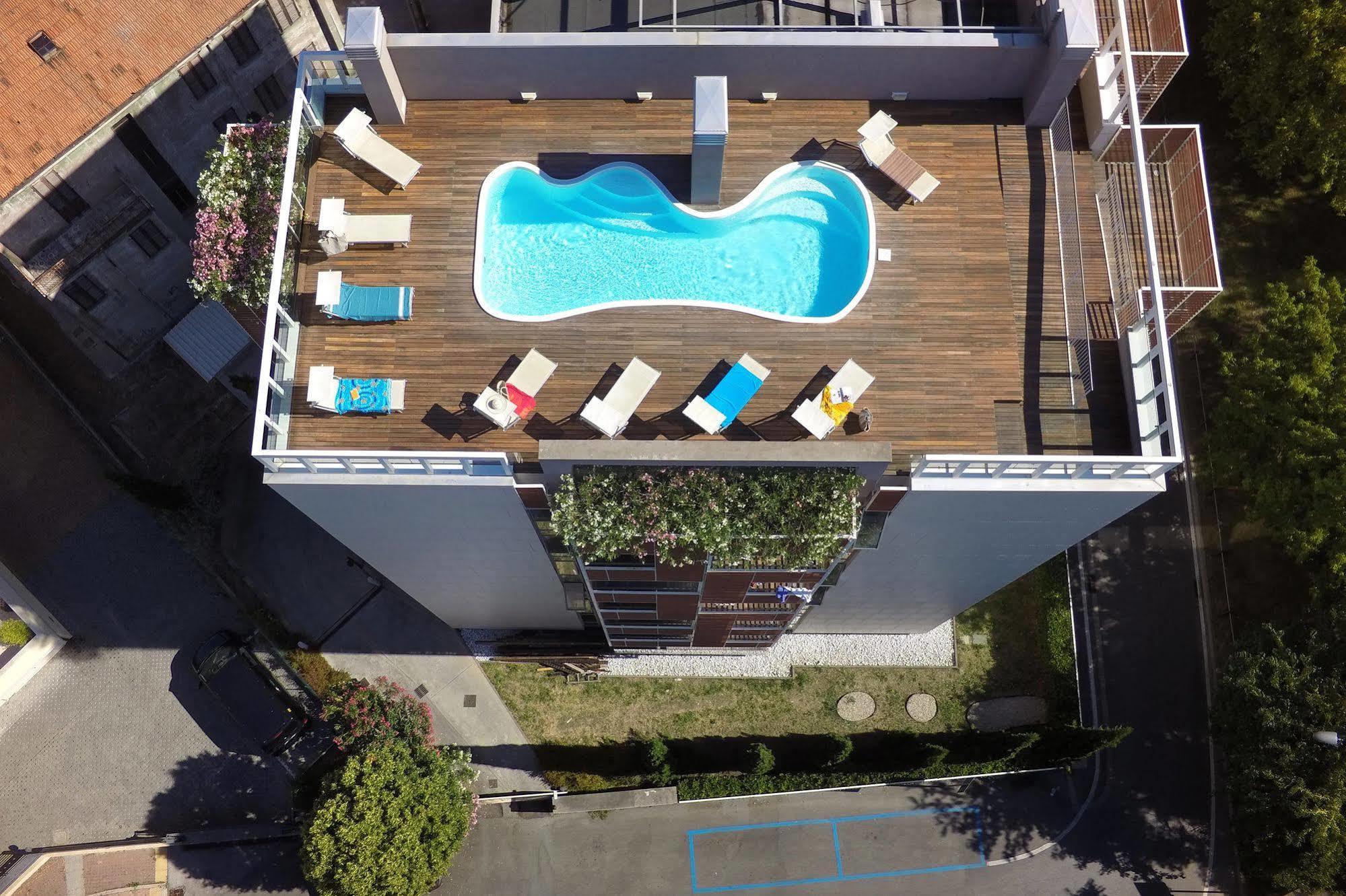רימיני Residence Delfina מראה חיצוני תמונה
