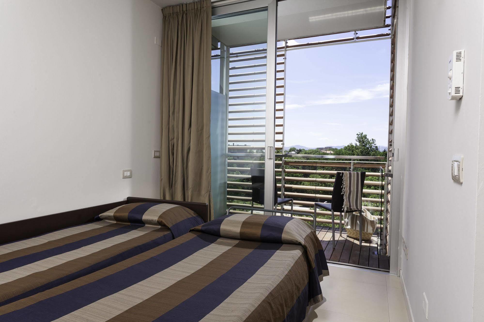 רימיני Residence Delfina מראה חיצוני תמונה