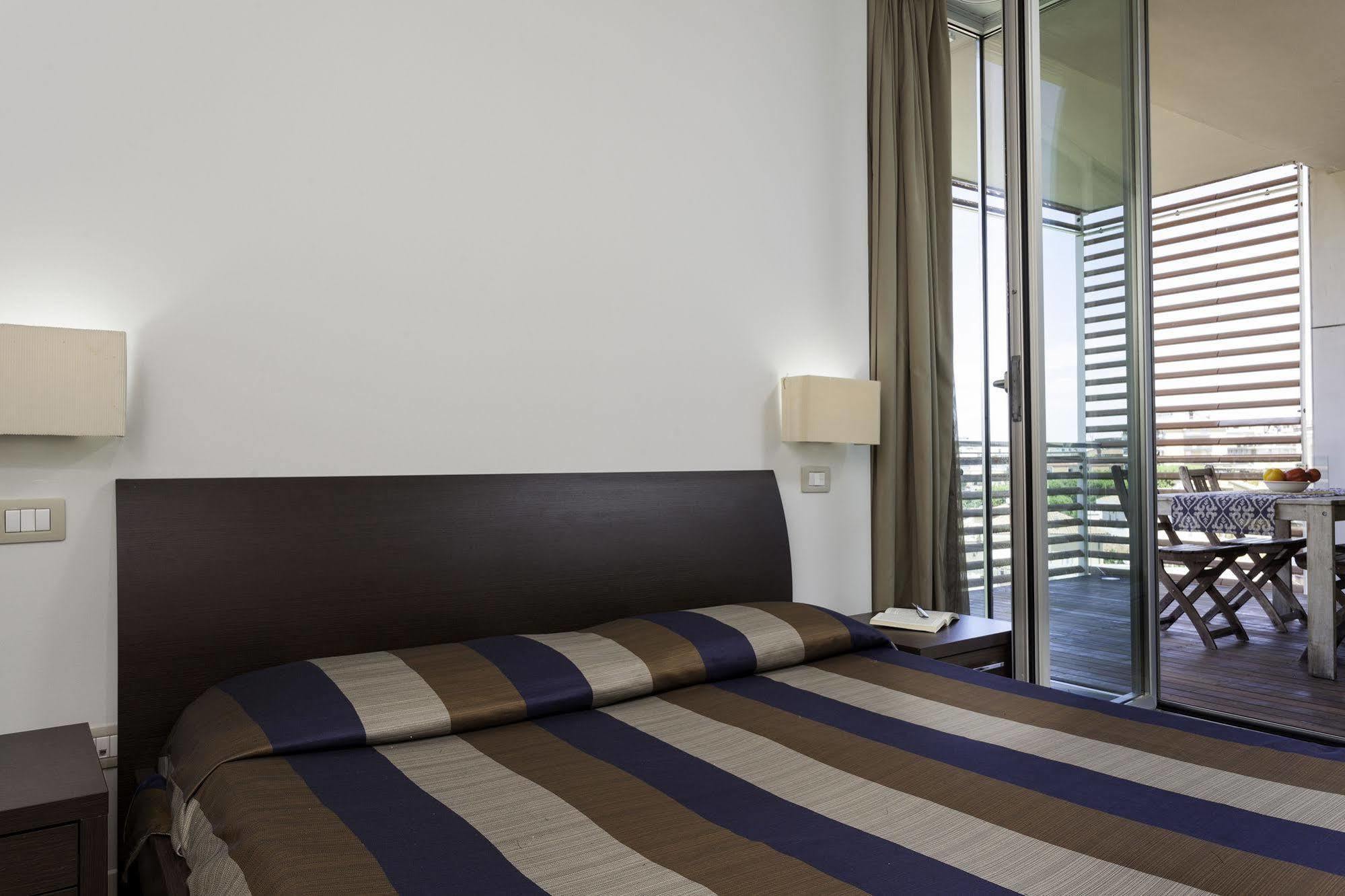 רימיני Residence Delfina מראה חיצוני תמונה
