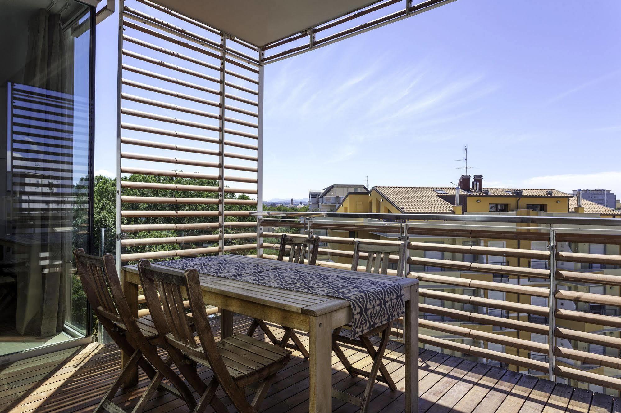 רימיני Residence Delfina מראה חיצוני תמונה