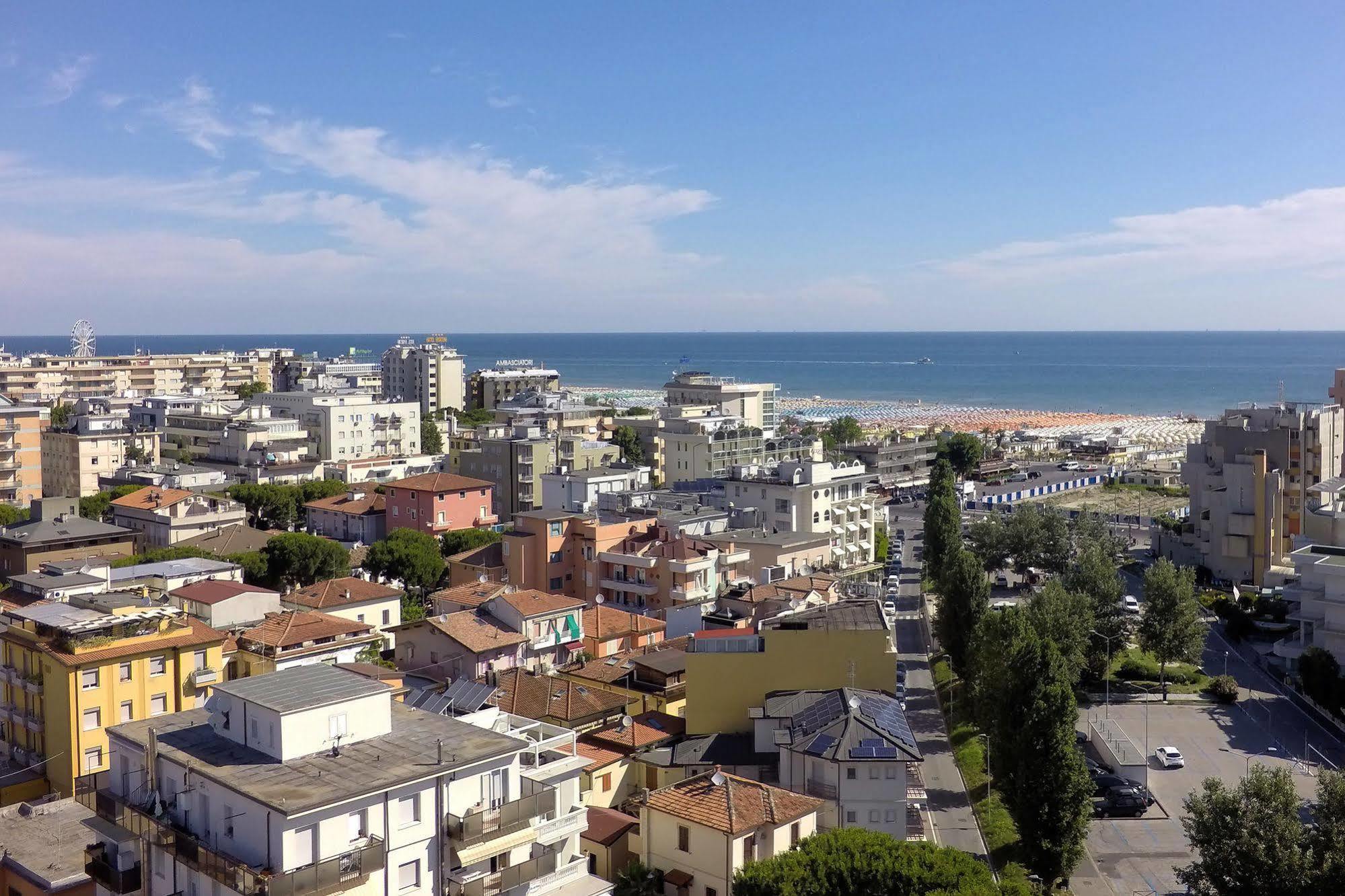 רימיני Residence Delfina מראה חיצוני תמונה